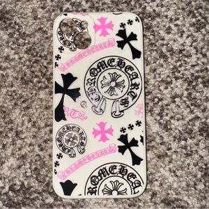 APPLE IPHONE 14 PLUS SIMILAR TO CHROME PRINT ON PHONE CASE NEW NEVER USED HEARTS